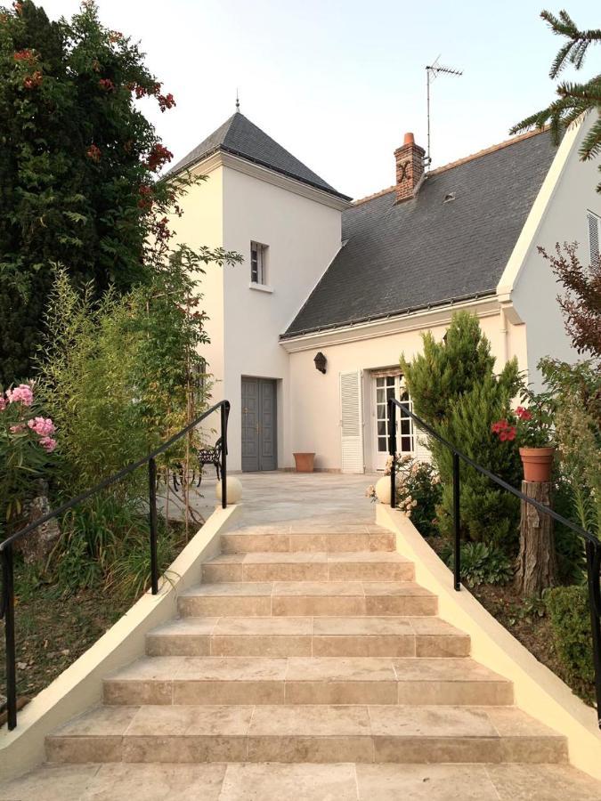 La Tour De Saint Cyr Bed & Breakfast Bagian luar foto